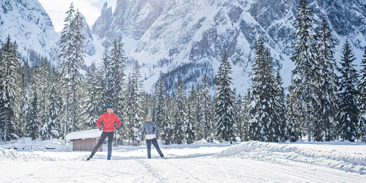 Alles außer Ski: Winterwandern, Schneeschuhe, Langlauf & Rodeln