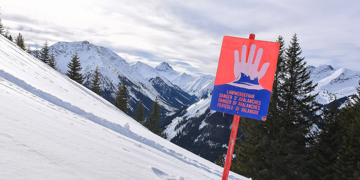 Zwei Lawinen hintereinander ausgelöst: Freerider überlebt unverletzt