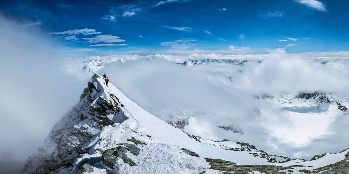 Dem Ziel nach 15 Tagen so nah: Am Kleinglockner geht es über einen sehr schmalen und ausgesetzten Grat zum Gipfel des Großglockner.