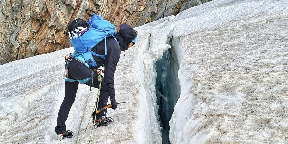 Wie bringt man einen Seilschaftspartner schnell und effektiv aus einer Gletscherspalte? 