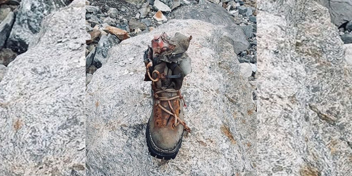Bei Reinhold Messner eingetroffen: zweiter Schuh von Günther Messner vom Nanga Parbat.