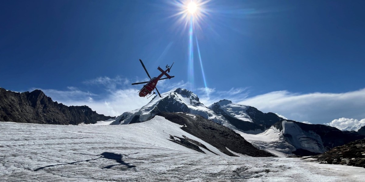 An Dom, Mont Vélan und Lagginhorn stürzten mehrere Personen in den Tod. (Bild von der Suchaktion am Dom)