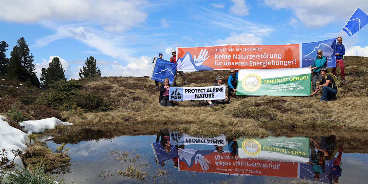 "Natur darf nicht geopfert werden": Protestaktion gegen Windpark bei Kühtai