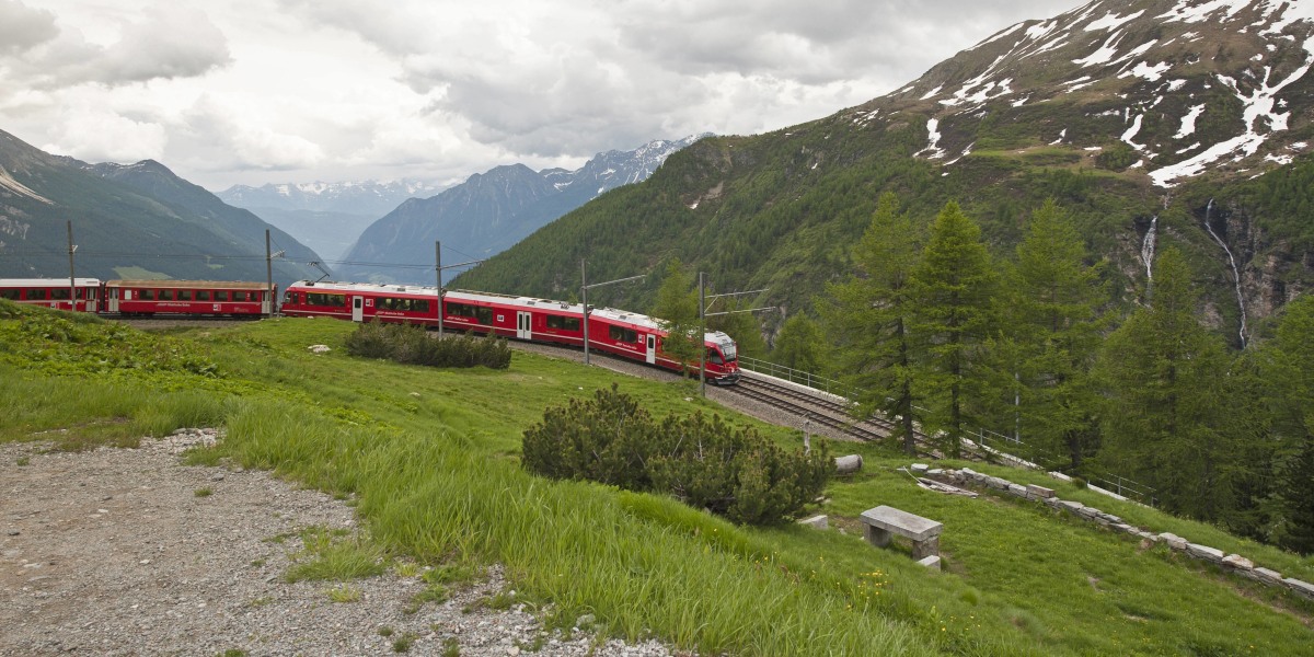 Berge im TV: Alpenüberquerung zu Fuß und mit der Bahn 