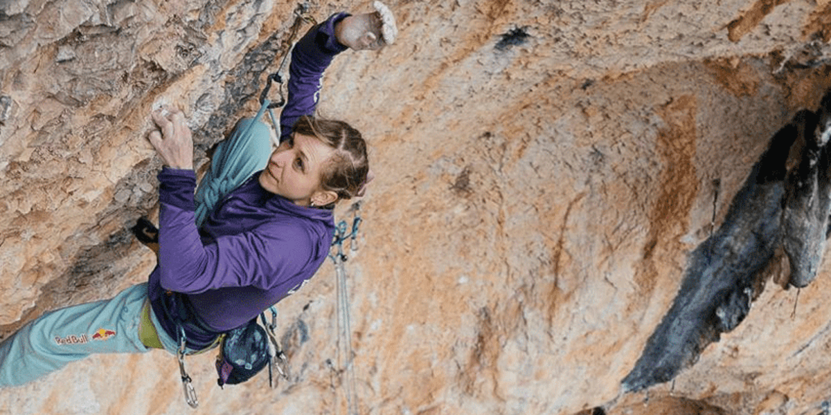Angela Eiter klettert als erste Frau eine 9b