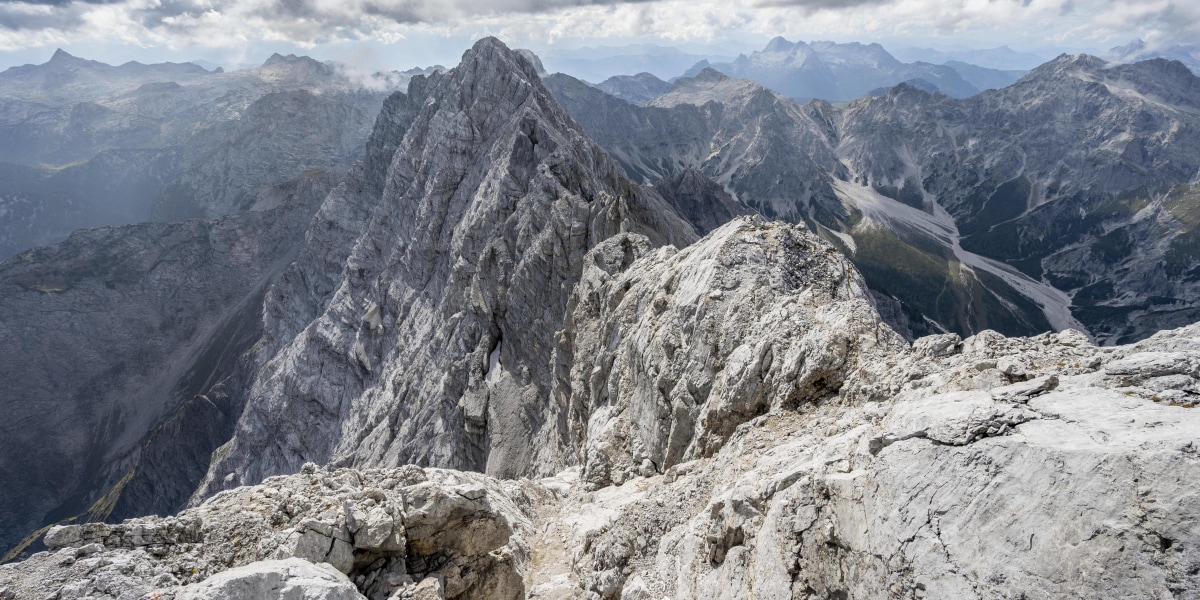 Glück im Unglück: Bergsteiger überlebt 50-Meter-Sturz am Watzmann