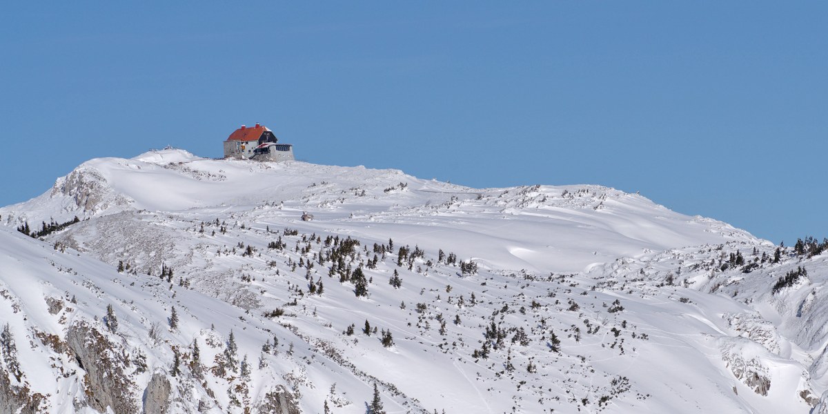 Das Schneealpenhaus auf der schneebedeckten Schneealpe, Steiermark (Symbolbild, keine aktuellen Verhältnisse)