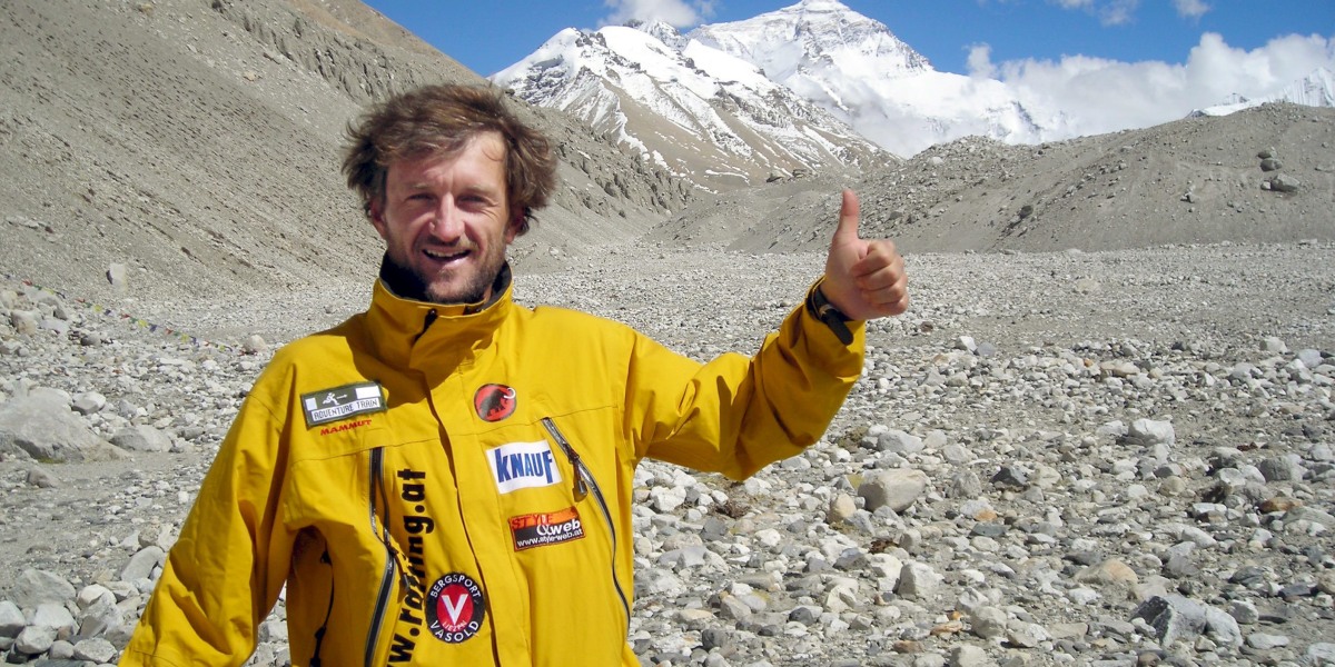 Der Österreichische Bergsteiger Christian Stangl nach der Besteigung des Mount Everest