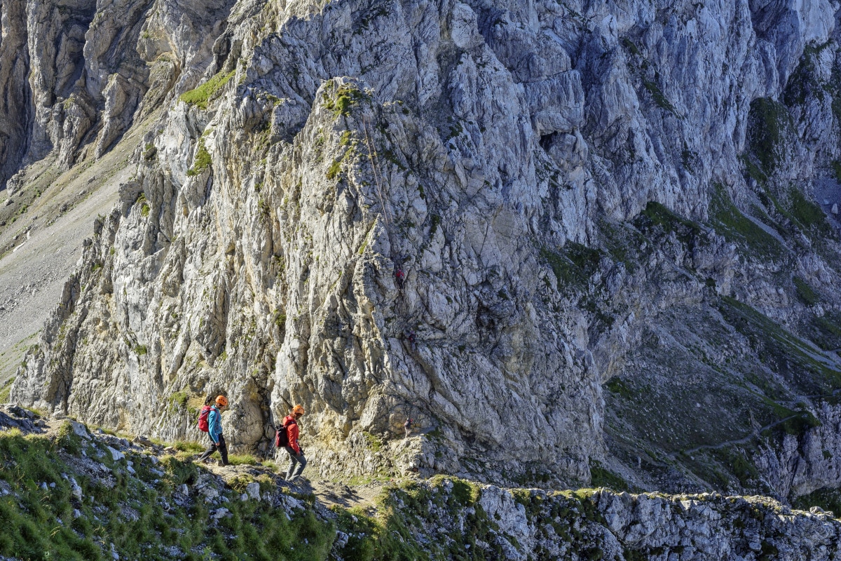 <p>Kombination aus Klettersteig und Höhenweg: am Mittenwalder Klettersteig. </p>