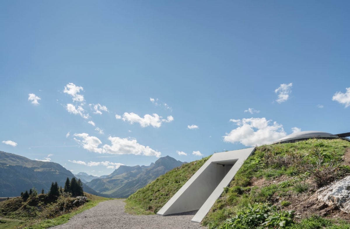<p>Fügt sich in die Landschaft: Der neue Skyspace von Künstler James Turrell.</p>