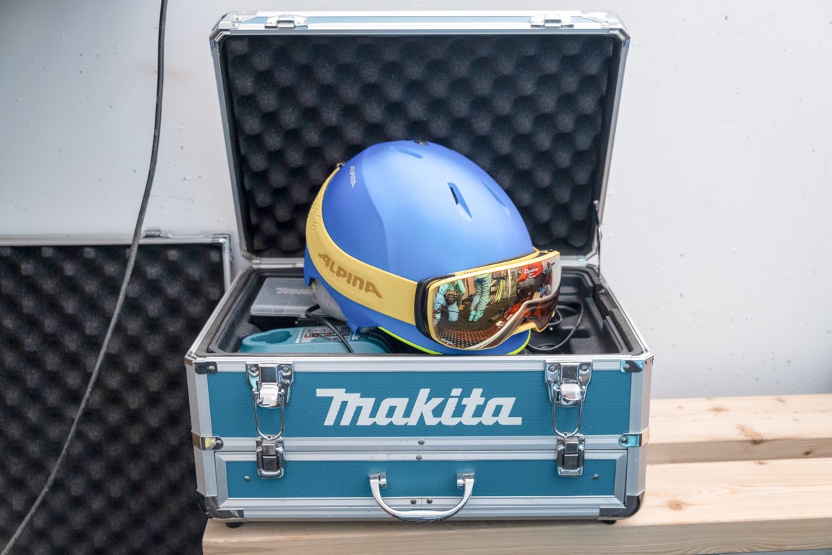 <p>Wichtigstes Tool auf dem Skitest: Die Makita - schließlich heisst Ski testen, auch ganz viel schrauben!</p>