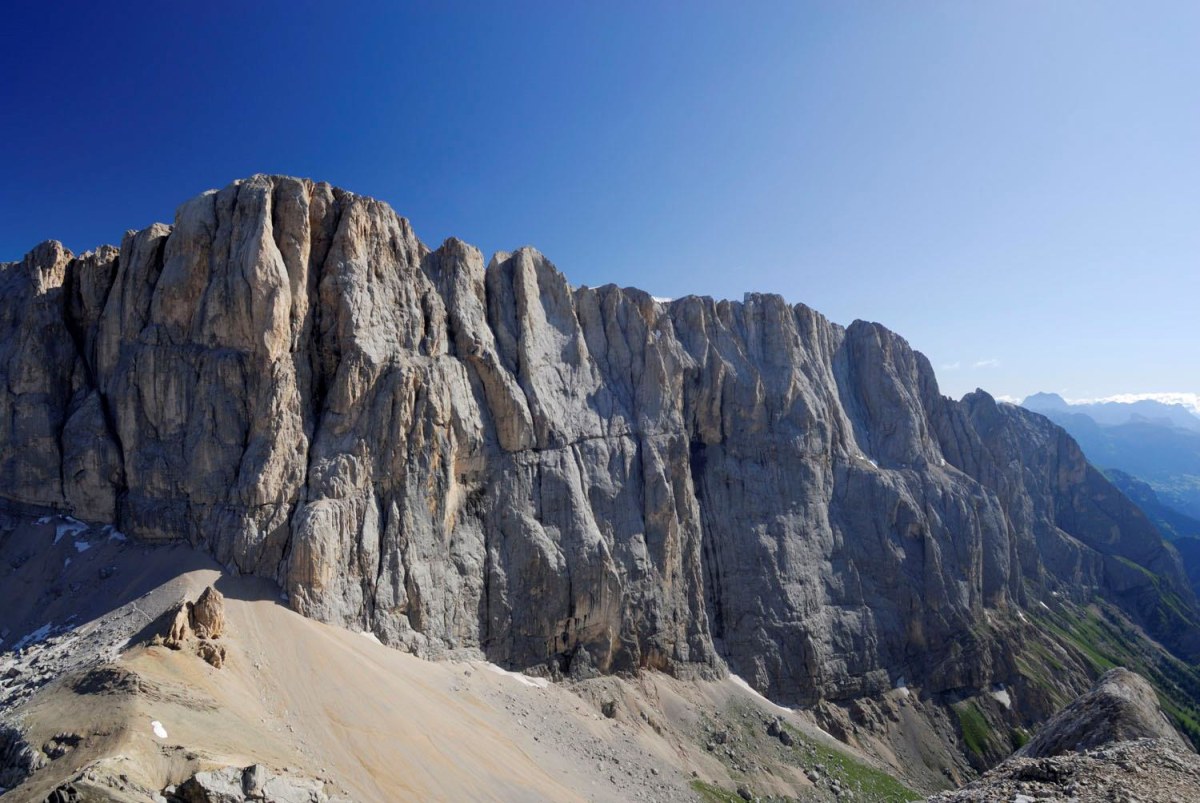 <p>Was für ein Blick von  Cima Ombretta auf die Marmolada Südwand.</p>