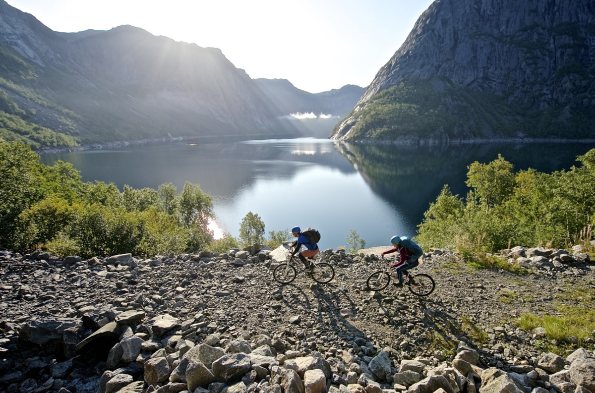 <p>Start zum Trolltunga-Triathlon: per Bike geht’s zum  Einstieg des neuen Klettersteigs.   </p>