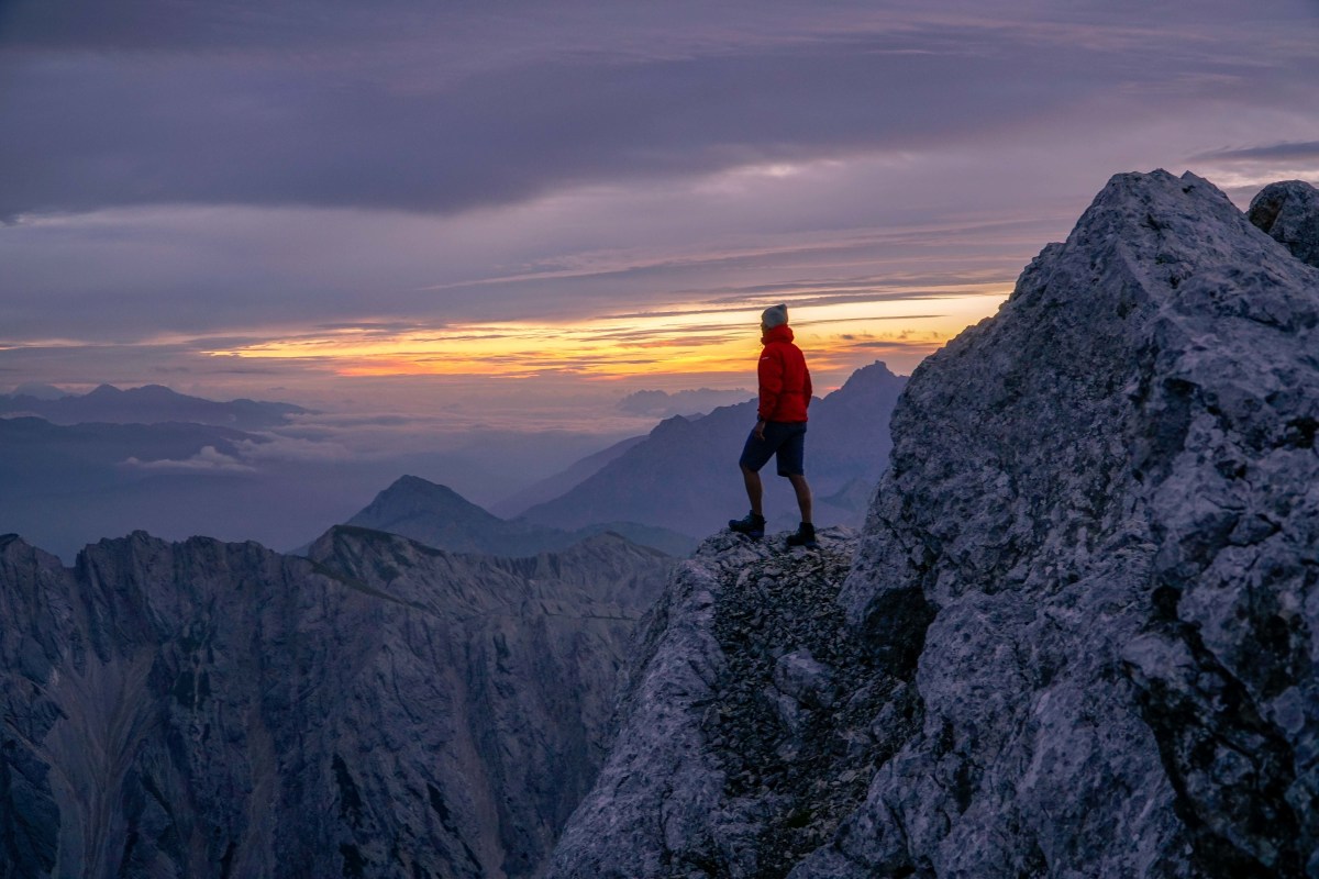 <p>Wer zu lange schläft, verpasst das Beste: Sonnenaufgang in den Dolomiten.</p>