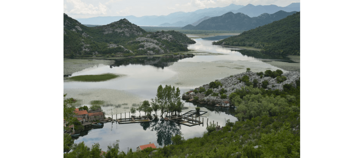 Das Fischerdörfchen Karuc am Skardarsee