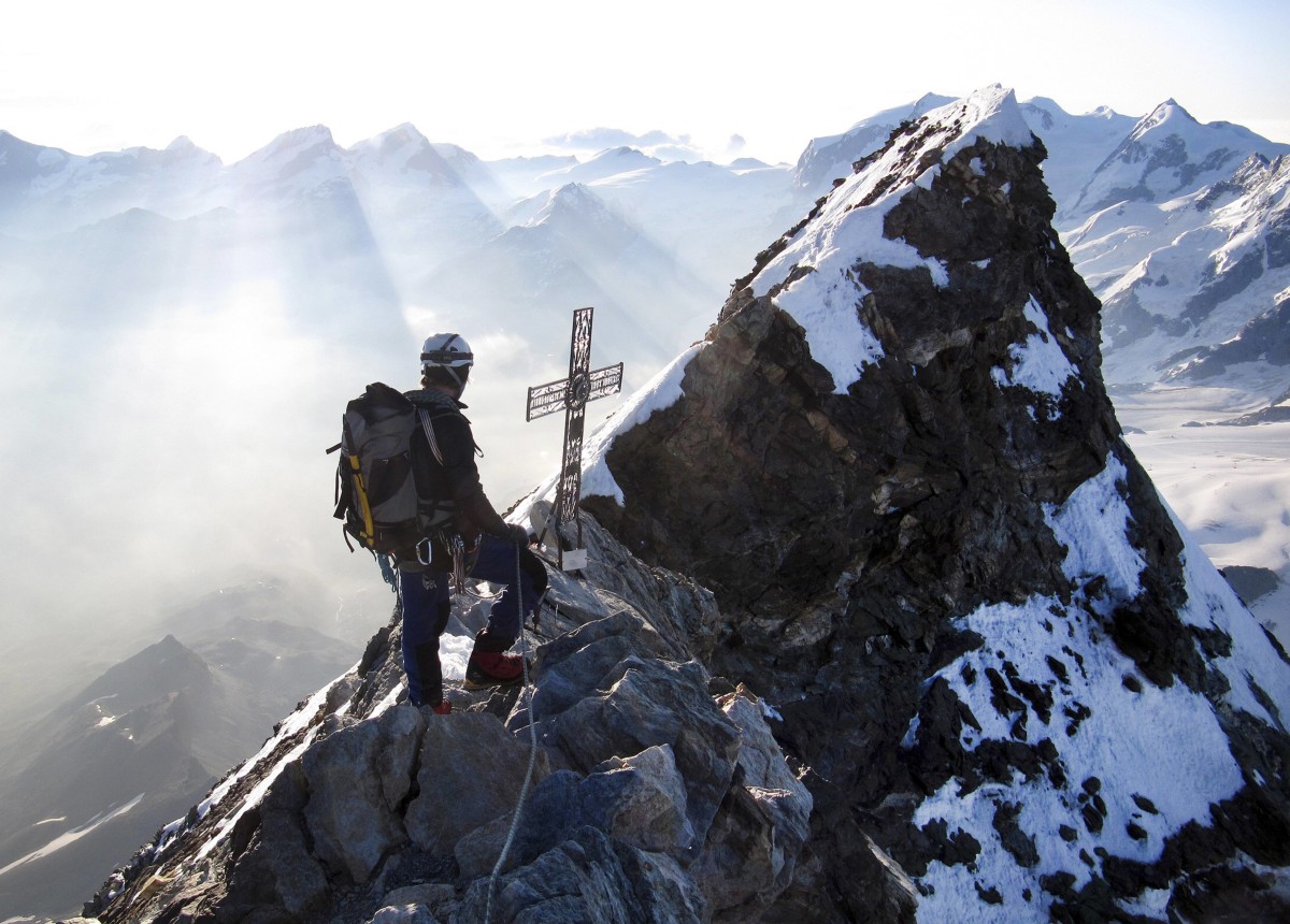 <p>Der  Zermatter Bergführer Richard Andenmatten bestieg den Gipfel des Matterhorns  sage und schreibe <strong>850 Mal</strong>.   </p>