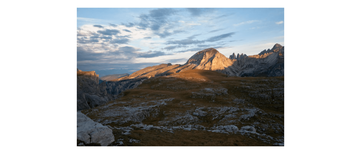 Einsame Dolomiten-Etappe unterhalb des Crespainsjochs