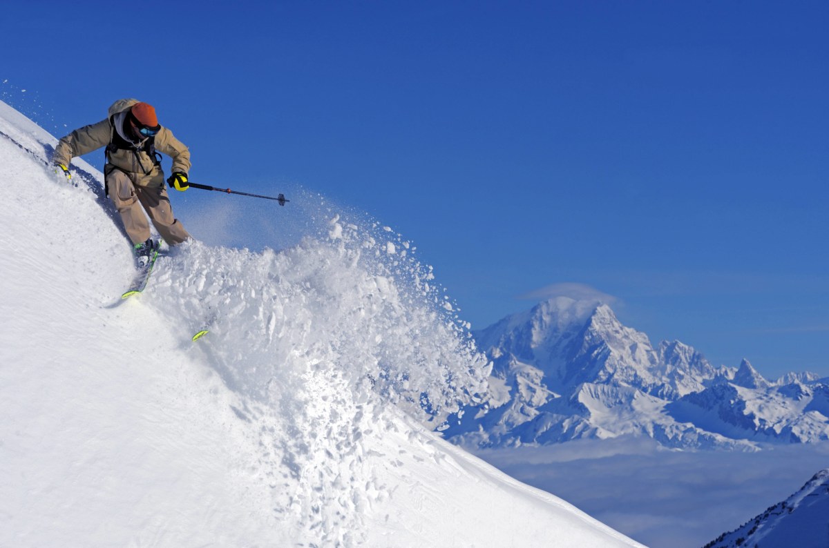 Freerider mit dem Mont Blanc im Rücken