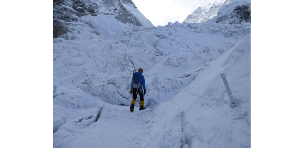 Matthias Baumann im Aufstieg am Khumbu Eisfall