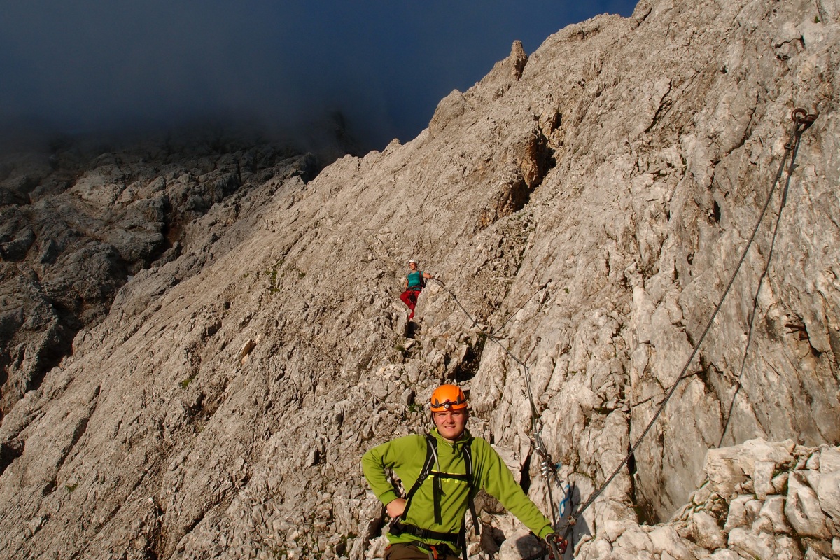 <p>Hanna und Marcel im Klettersteig, kurz vor dem Gipfel.</p>