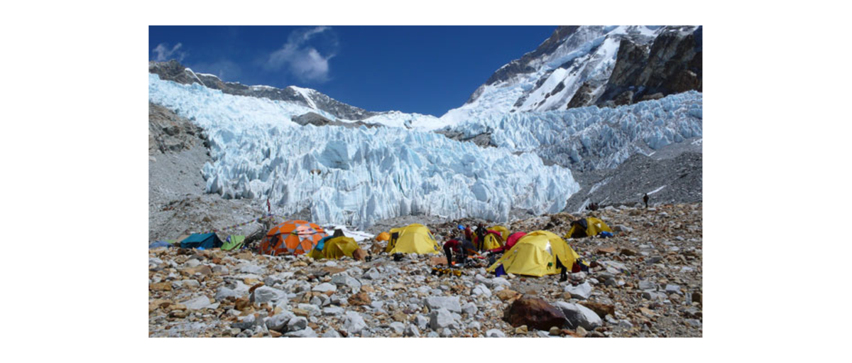 Das Basislager des Makalu im Seitental des Chago Gletschers auf 5650m