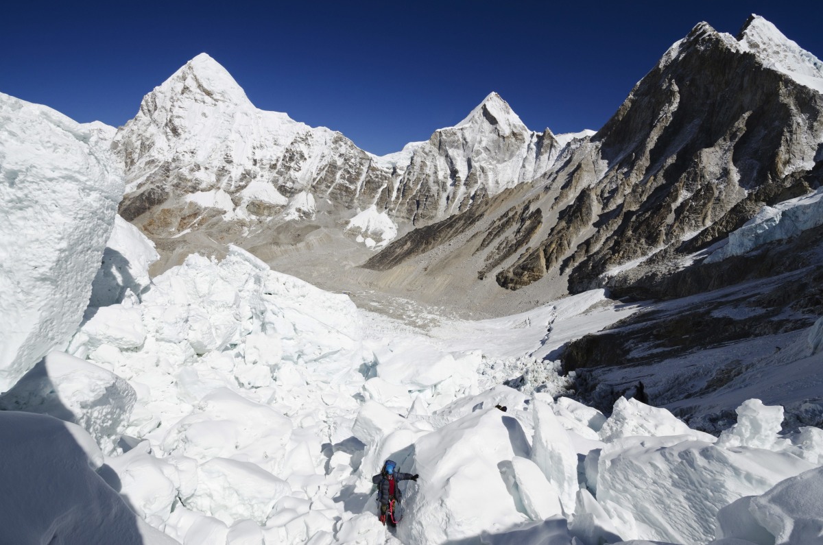<p>Muss auf der Südroute von Nepal aus überwunden werden: Der Khumbu-Eisfall.</p>