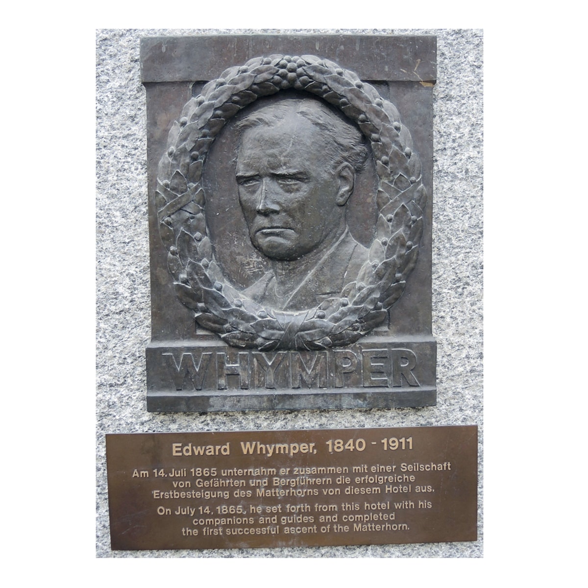 <p>Nach seinem Erfolg am Matterhorn zog es Whymper nach Südamerika. 1880 gelang ihm zusammen mit seinem ehemaligen "Kontrahenten" die Erstbesteigung des Chimborazo in Ecuador. Bis zu seinem Tod im Jahr 1911 widmete sich der Brite verstärkt seiner Tätigkeit als Schriftsteller. Gedenktafel am Hotel "Monte Rosa" in Zermatt. </p>