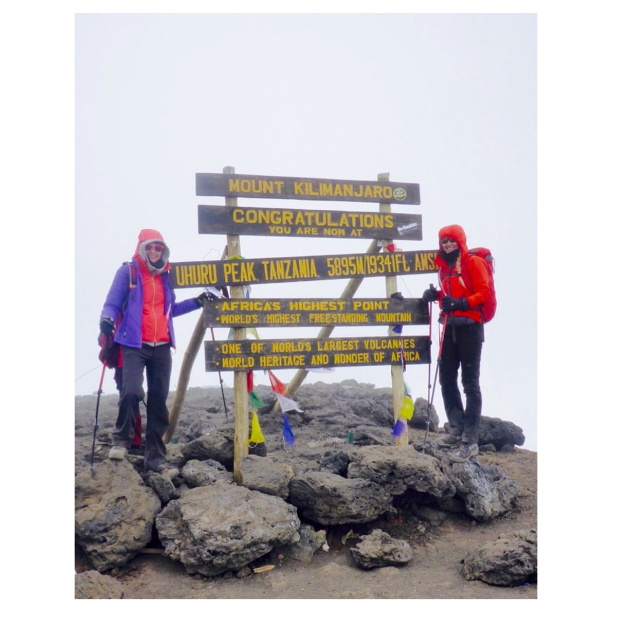 <p>Ziel erreicht: Uhuru Peak (5895m) Mount Kilimanjaro am 01. Januar 2016. </p>
