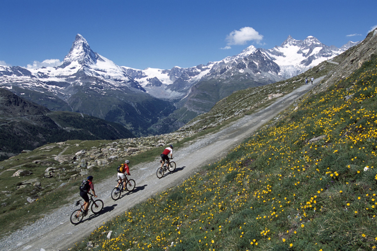 <p>1500 Kilometer bestens ausgeschilderte Mountainbiketrails stehen Bikern im Wallis zur Verfügung – über spektakuläre Alpenpässe, auf steile Berge und entlang sanfter Täler.</p>