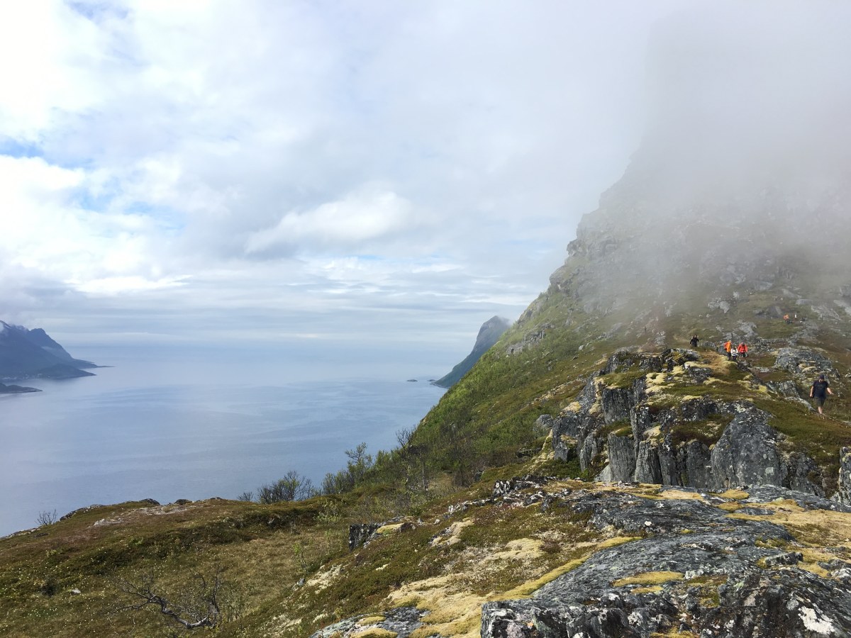 <p>… nochmal ebenso tolle, aber ganz andere Blick auf den Segla und den Fjord. Und …</p>