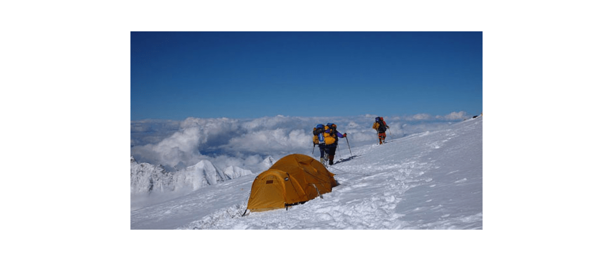 Ralf Dujmovits bleib allein in Lager III zurück