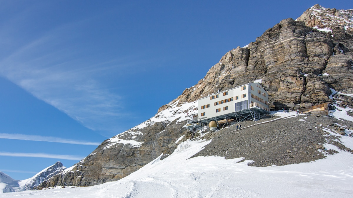 Schweiz: Die Mönchsjochhütte, 3656 m