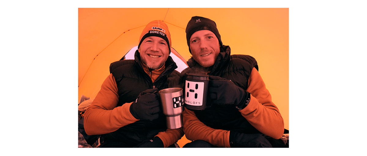 Jerome Blösser und Martin Hülle im Zelt auf dem Inlandeis