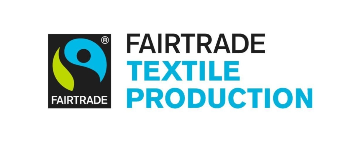 <p>Ein neues Siegel für Textilien: Es kennzeichnet Produkte, bei denen die gesamte Lieferkette Fairtradezertifiziert ist. <a href="https://www.fairtrade.net/" rel="nofollow" target="_blank">fairtrade.net</a></p>