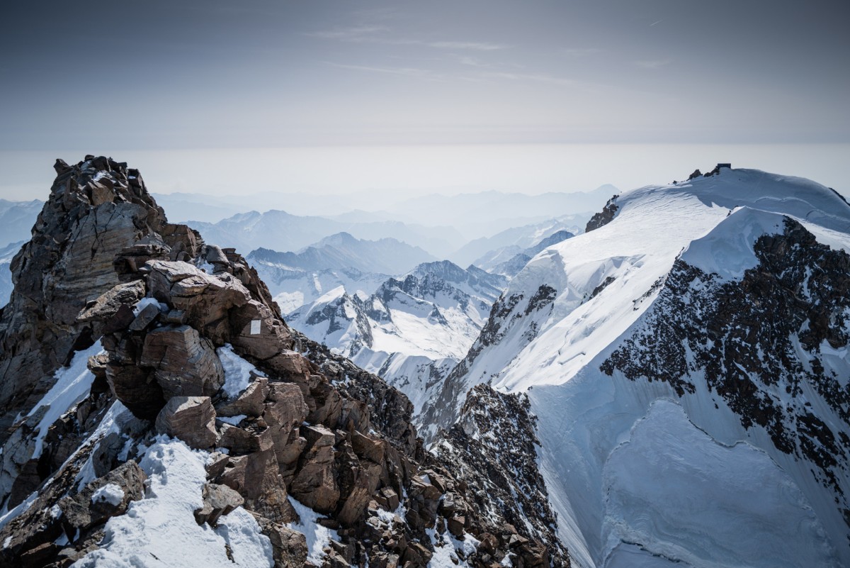 Ausblicke am Gipfelgrat der Dufourspitze