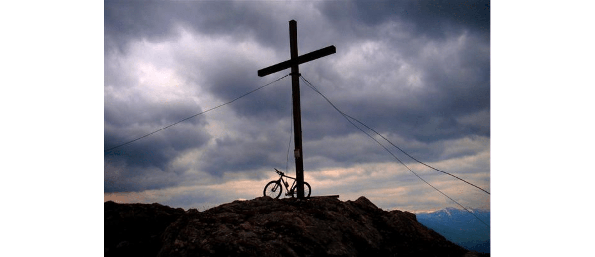 Gipfelkreuz & Mountainbike