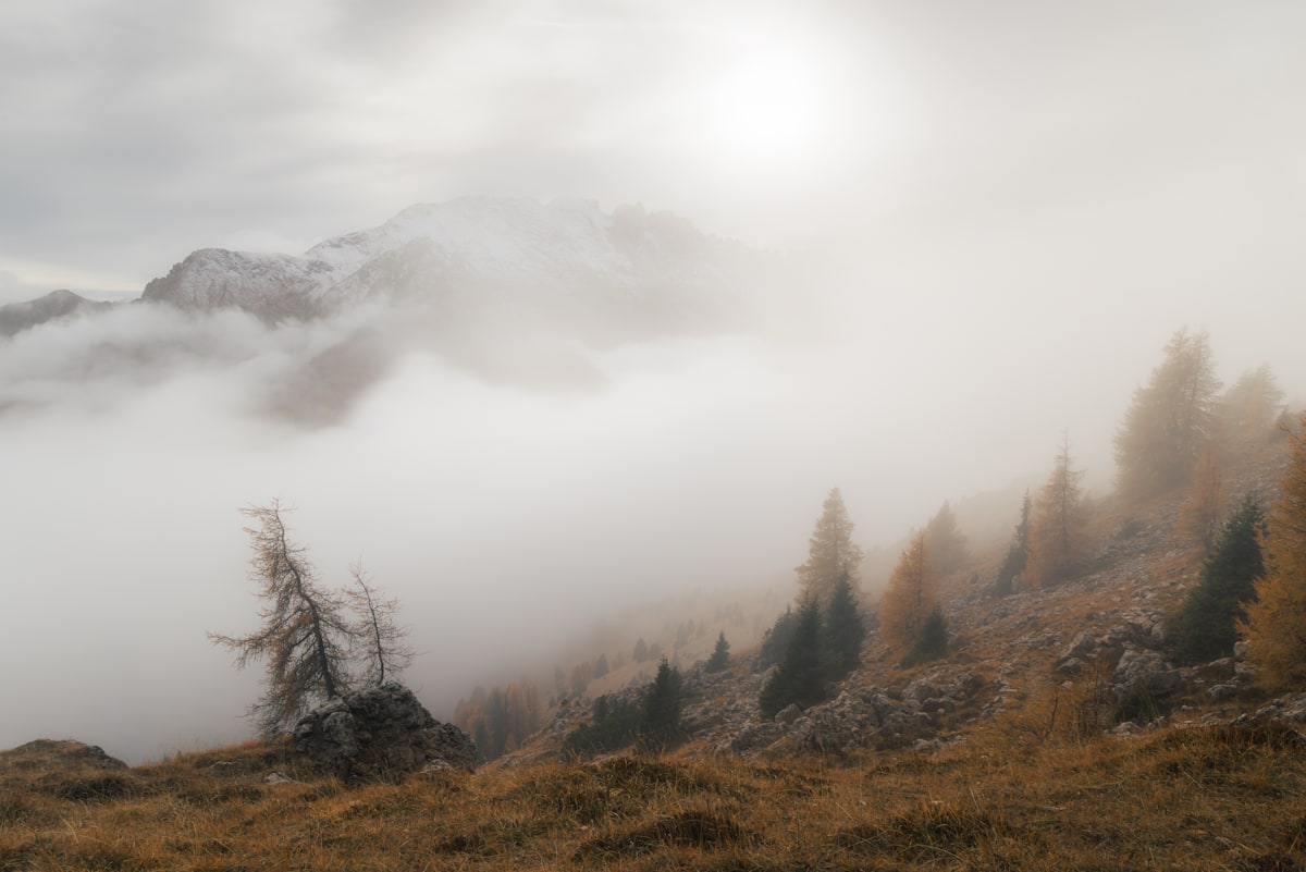 Nebelschwaden über den Dolomiten