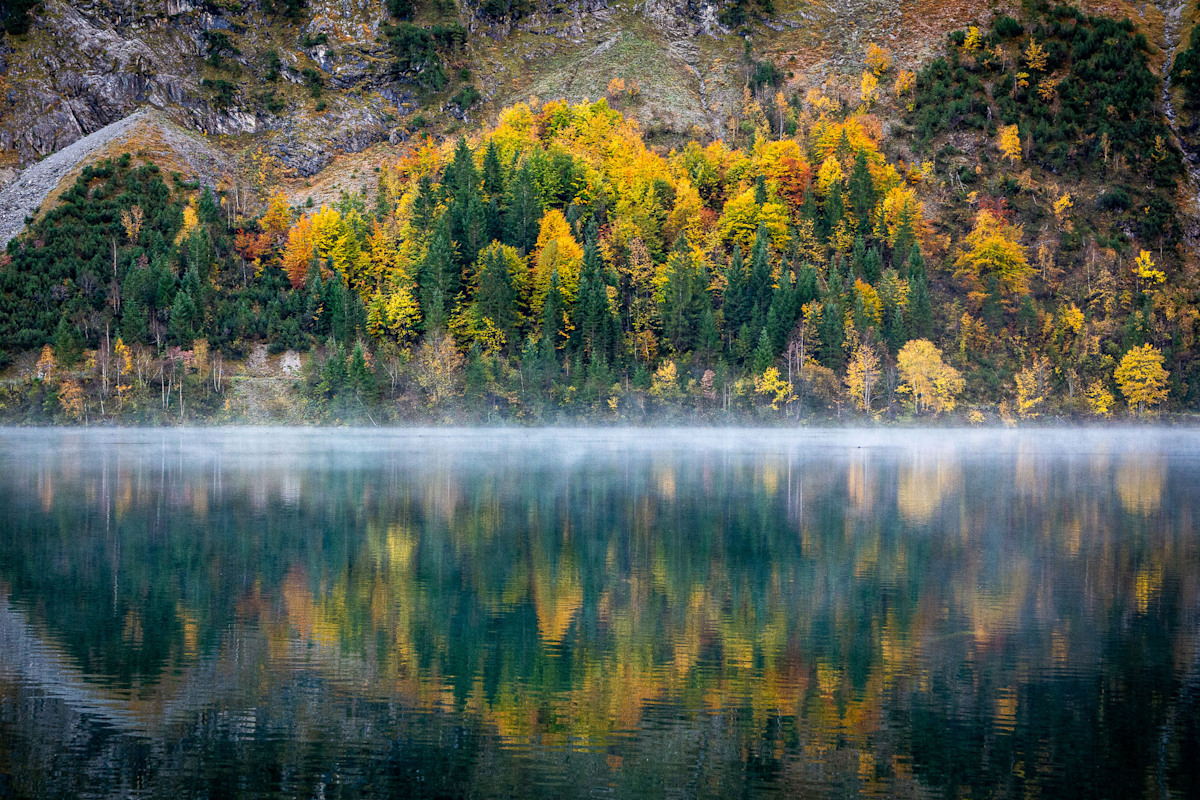 Herbstlaub am Vilsalpsee