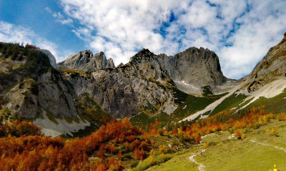 Herbstblick aufs Ellmauer Tor