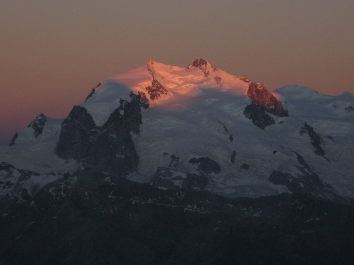 Nomen est omen - Monte Rosa im letzten Alpenglühen