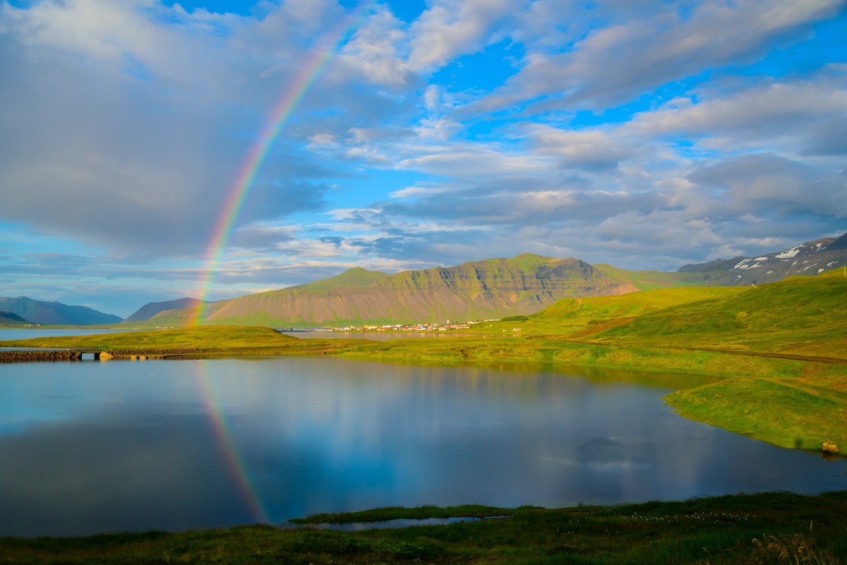 Regenbogenspiegelung auf Island