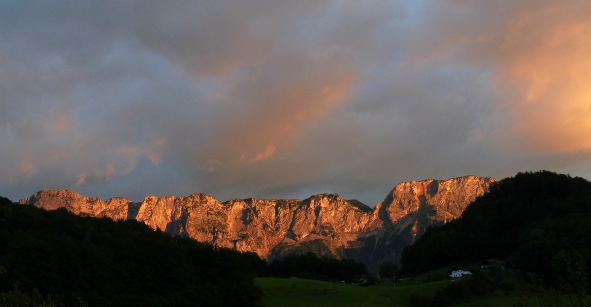 Sonnenaufgang am Untersberg