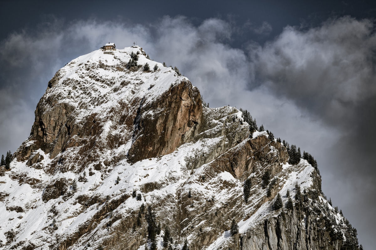 Die Mythenhütte im Winterschlaf