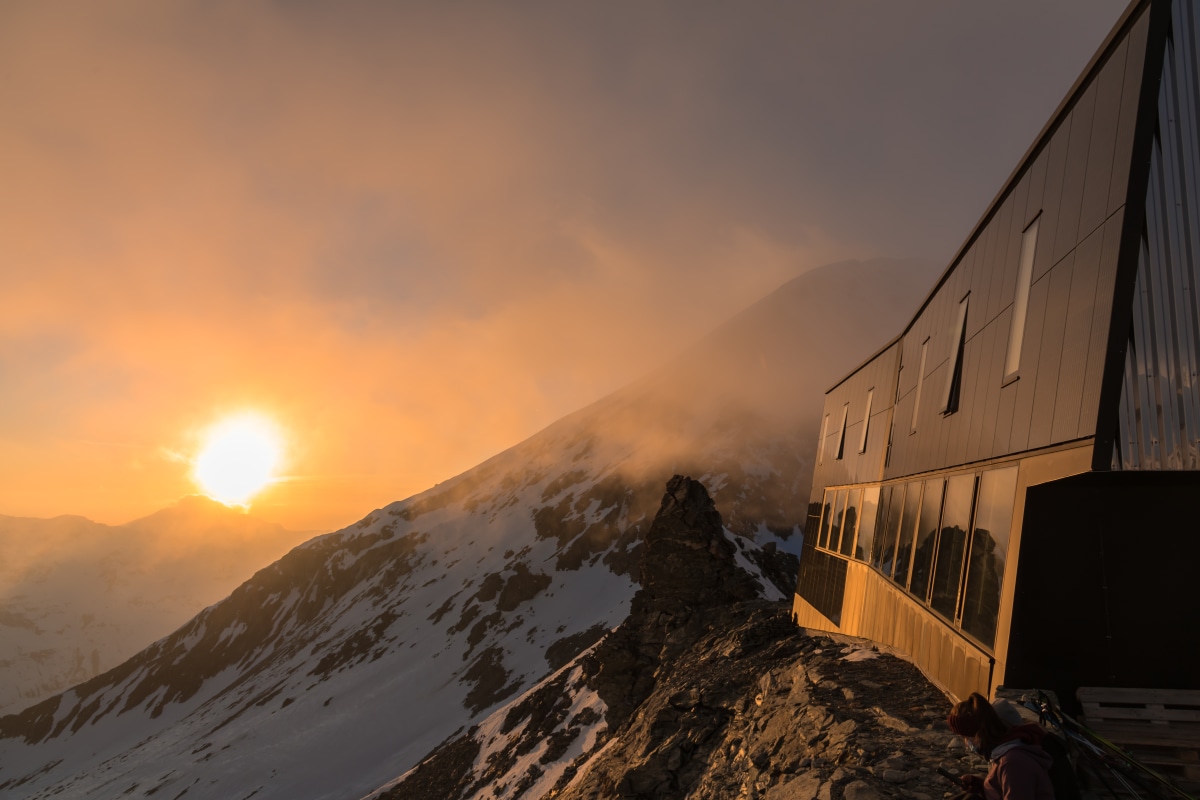 Mystischer Sonnenuntergang an der Cabane Tracuit