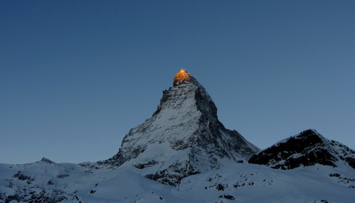 Erstes Morgenlicht auf dem Matterhorn