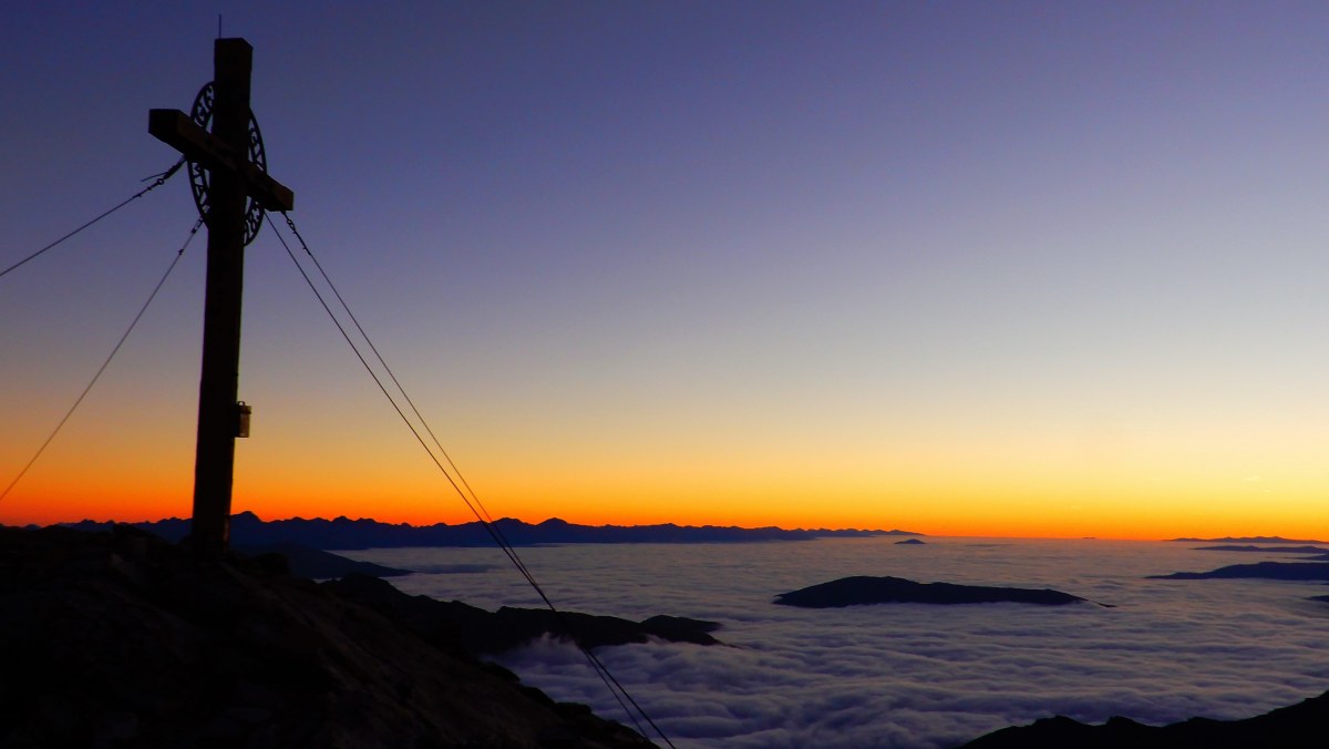 Kurz vor Sonnenaufgang am Reitereck 2790m
