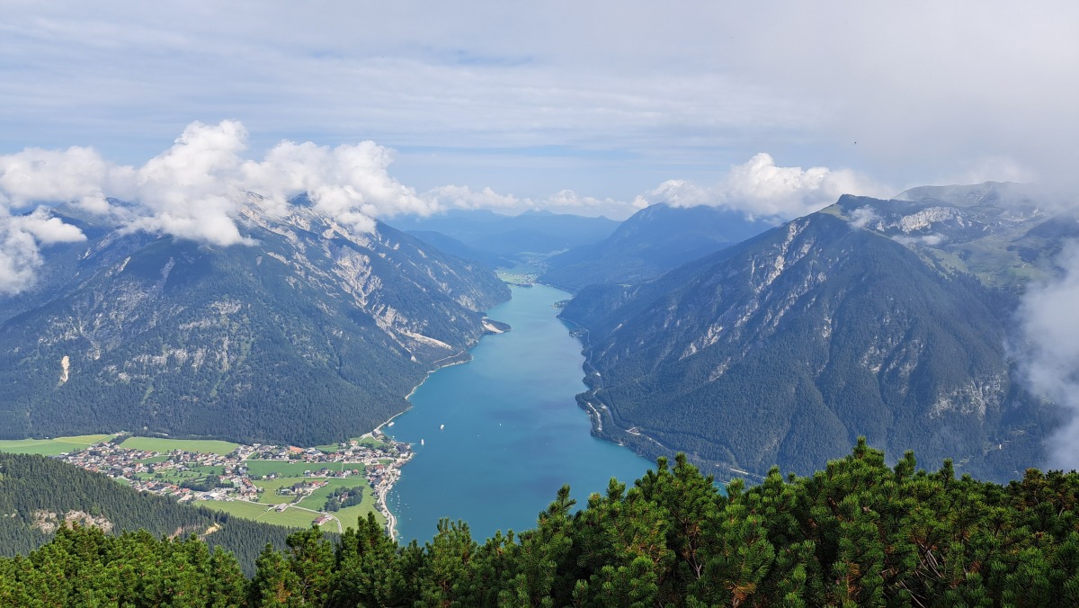 Der See zu Füßen