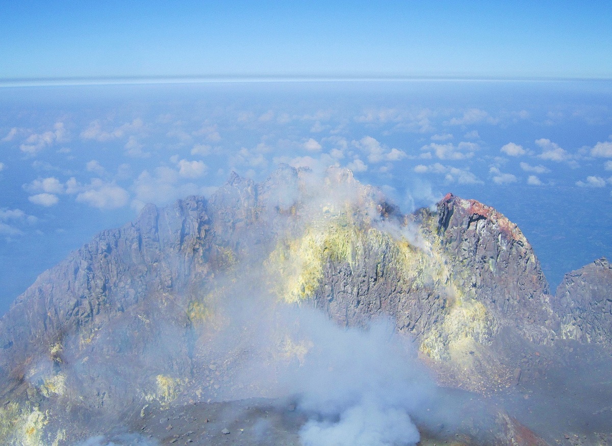 Blick in den aktiven Vulkan