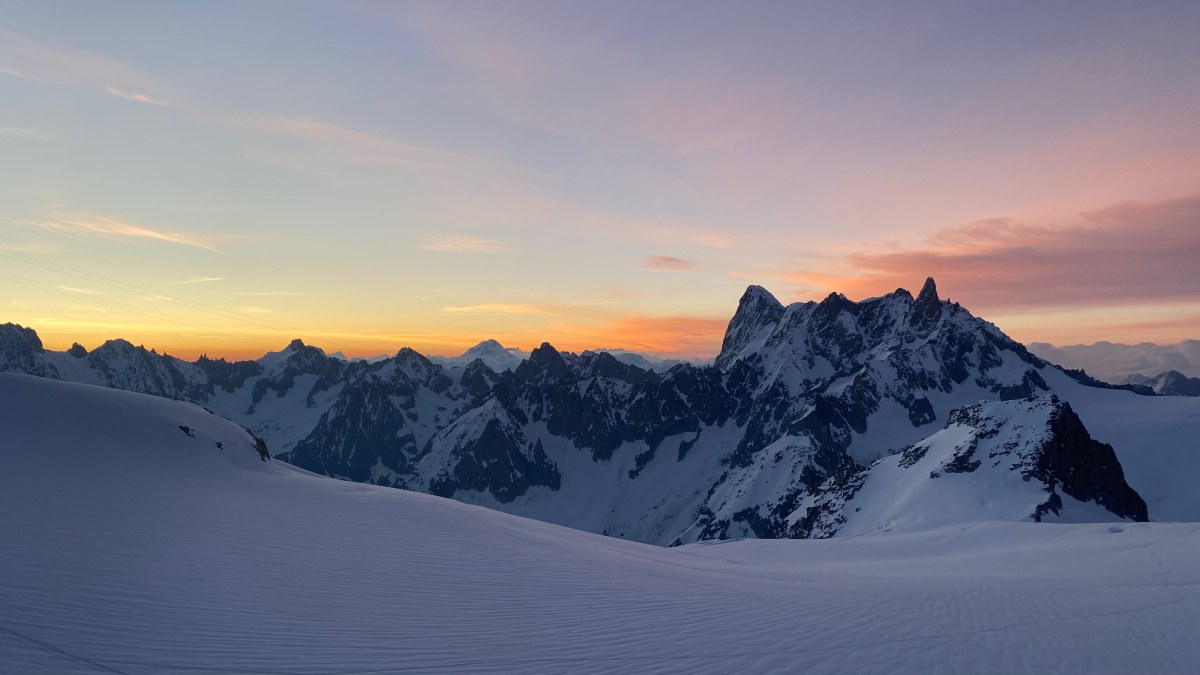 Sonnenaufgang im Mont Blanc Massive
