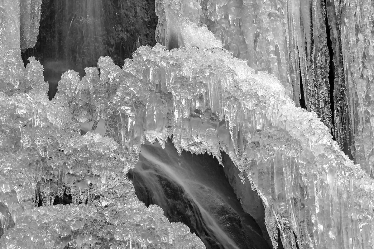 Eiskrone im Wasserfall